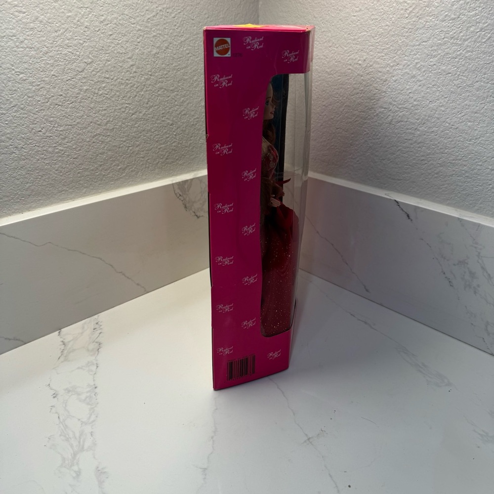 1992 Mattel #1276 Barbie doll Toys R Us Special Edition Radiant in Red Head - Picture 4 of 12